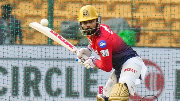 Virat Kohli Eyes Babar Azam s T20 Record Just 14 Fours Away from Milestone in IPL 2025