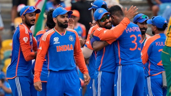 Hardik Pandya Salutes Indian Army Viral Video Shows Him Greeting Soldiers Amid IPL Suspension