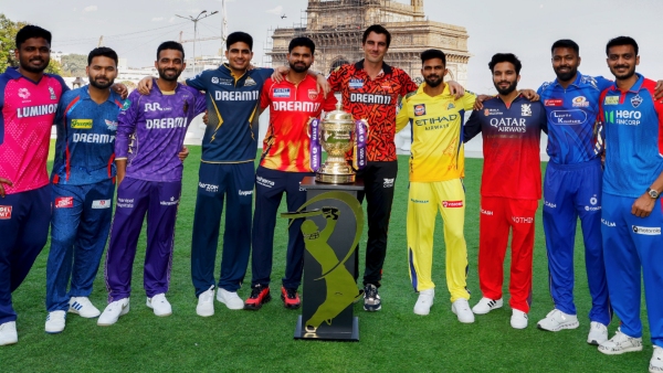 IPL 2025 Five Teams Fight for Playoffs as RCB Mumbai Close In