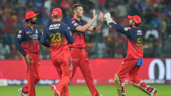 Gujarat Titans and RCB Lead IPL Standings as Playoff Race Heats Up from May 17