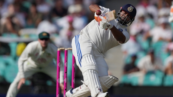 Rishabh Pant Eyes MS Dhoni s Unique Wicketkeeper Batting Record in England