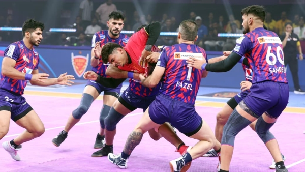 Bulls Suffer Second Straight Defeat Despite Mirzaian s 10-Point Effort