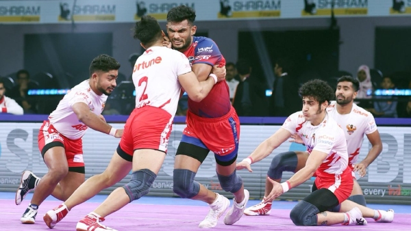 PKL 12 Ashu Malik Powers Dabang Delhi to Thrilling 38-37 Win Secures Top Spot