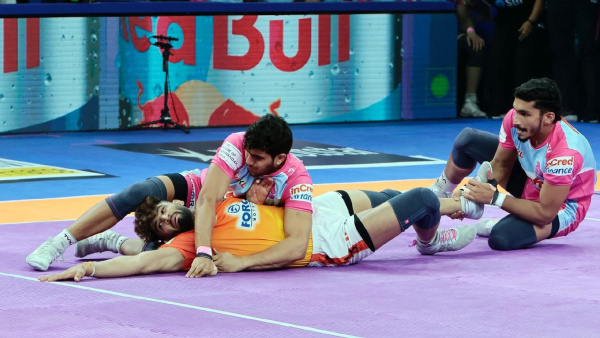 Puneri Paltan Tames Ali Samadi s Blitz to Beat Jaipur Pink Panthers 41-36 in PKL 12