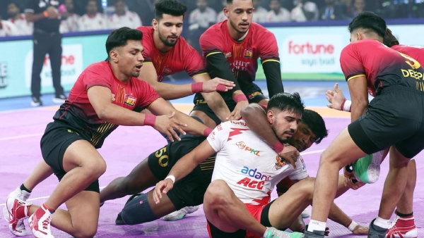 Bengaluru Bulls enter Pro Kabaddi Playoffs for 7th time with dominant win over Gujarat Giants