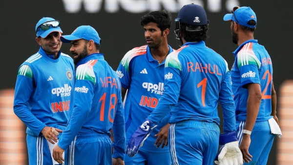 Virat Kohli Smashes Steve Smith s Catch Record Becomes Foreigner with Most Catches in Australia