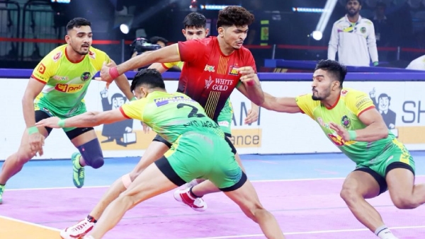 Bulls Fight Valiantly But Lose to Pirates in PKL 12 Tie-Breaker Thriller