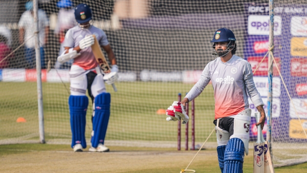 South Africa wins toss and elects to bowl first against india in a crucial contest