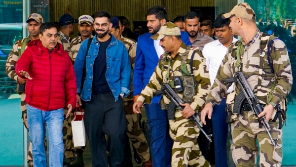 Team India Stars Kohli Pant Dine at MS Dhoni s Ranchi Home Before South Africa ODI