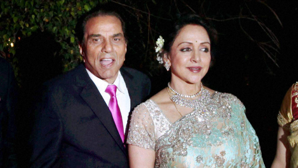 Bollywood Legend Dharmendra Passes Away at 89 Cricket Stars Sehwag Tendulkar Mourn Loss