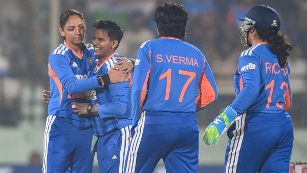 IND-W vs SL-W Deepti Sharma Eyes Historic World Record for Most Wickets in 4th T20I IND-W vs SL-W Deepti Sharma Eyes Historic World Record for Most Wickets in 4th T20I