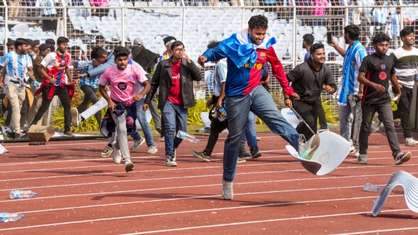 Chaos in Kolkata Messi Fans Riot After Star s 20-Minute Appearance CM Orders Probe