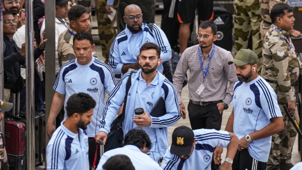 Ravi Shastri Backs Rohit and Kohli for 2027 World Cup Says Don t Take Legends Lightly