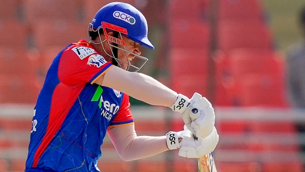 David Warner Equals Virat Kohli s T20 Century Record with Masterclass in Big Bash League David Warner Equals Virat Kohli s T20 Century Record with Masterclass in Big Bash League