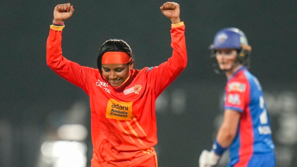 WPL 2026 Sophie Devine s All-Round Magic Leads Gujarat Giants to Thrilling Win Over Delhi