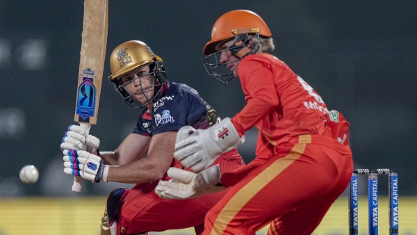 WPL 2026 Phoebe Litchfield Leads Orange Cap Race Amelia Kerr Dominates Purple Cap Standings