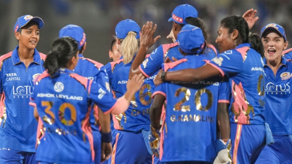 Harmanpreet s Heroics Lead Mumbai Indians to a Dominant 7-Wicket Win Over Gujarat Giants