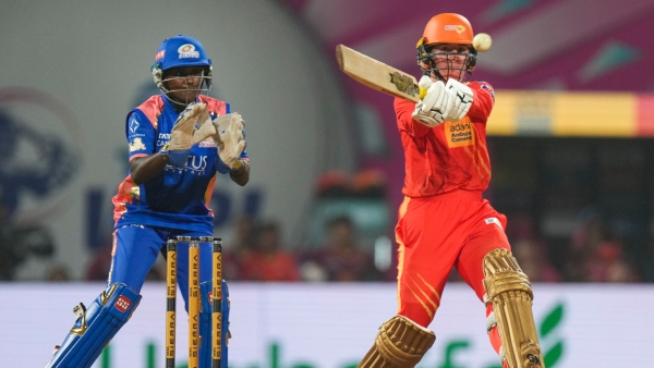 Harmanpreet s Heroics Lead Mumbai Indians to a Dominant 7-Wicket Win Over Gujarat Giants