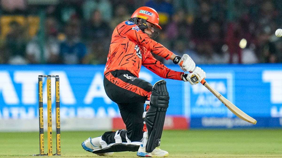 6,0,6,4,4,4: ವರುಣ್‌ ಚಕ್ರವರ್ತಿ ಬೌಲಿಂಗ್‌ನಲ್ಲಿ ಅಭಿಷೇಕ್‌ ಶರ್ಮಾ ಸ್ಫೋಟಕ ಬ್ಯಾಟಿಂಗ್