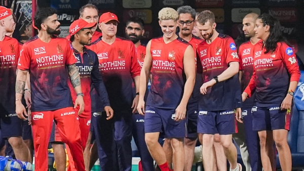 RCB VS DC