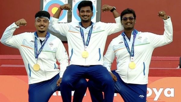 ഏഷ്യൻ ഗെയിംസ് ആർച്ചറി: ചൈനീസ് കോട്ട തകർത്ത് ഇന്ത്യയുടേത് സുവർണ ഹാട്രിക്, പുരുഷ ടീമിനും നേട്ടം!