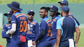 IND vs SL: ധവാനും ഭുവിയും വീണ്ടും കൊമ്പുകോര്ത്തു, രണ്ട് ഇലവനിലും സഞ്ജുവില്ല! IND vs SL: ധവാനും ഭുവിയും വീണ്ടും കൊമ്പുകോര്ത്തു, രണ്ട് ഇലവനിലും സഞ്ജുവില്ല!