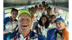 Olympics 2021: കുടുംബമേ ക്ഷമിക്കൂ, ഞാന് പിന്നീട് വീണ്ടും വരാം- വിജയത്തില് മതിമറന്ന് കോച്ച് Olympics 2021: കുടുംബമേ ക്ഷമിക്കൂ, ഞാന് പിന്നീട് വീണ്ടും വരാം- വിജയത്തില് മതിമറന്ന് കോച്ച്