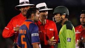 T20 World Cup 2021: ഇന്ത്യ-പാക് നേര്ക്കുനേര് പോരാട്ടങ്ങളിലെ അഞ്ച് വിവാദ സംഭവങ്ങള് ഇതാ T20 World Cup 2021: ഇന്ത്യ-പാക് നേര്ക്കുനേര് പോരാട്ടങ്ങളിലെ അഞ്ച് വിവാദ സംഭവങ്ങള് ഇതാ