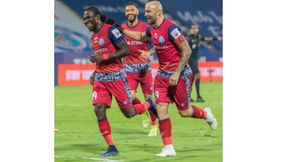 ISL 2022: 'മൂന്നടിച്ച് മുന്നോട്ട്', ബ്ലാസ്റ്റേഴ്സിനെ നാണം കെടുത്തി ജംഷഡ്പൂര് എഫ്സി ISL 2022: 'മൂന്നടിച്ച് മുന്നോട്ട്', ബ്ലാസ്റ്റേഴ്സിനെ നാണം കെടുത്തി ജംഷഡ്പൂര് എഫ്സി