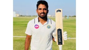 Ranji trophy 2022: കരുത്തോടെ കേരളം, മേഘാലയക്കെതിരേ വമ്പന് ലീഡ്, മികവ് കാട്ടി വത്സല് Ranji trophy 2022: കരുത്തോടെ കേരളം, മേഘാലയക്കെതിരേ വമ്പന് ലീഡ്, മികവ് കാട്ടി വത്സല്