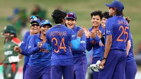 Womens world cup 2022: ബംഗ്ലാ കടുവകള് വിരണ്ടോടി, വന് ജയം- ഇന്ത്യക്കു സെമി പ്രതീക്ഷ Womens world cup 2022: ബംഗ്ലാ കടുവകള് വിരണ്ടോടി, വന് ജയം- ഇന്ത്യക്കു സെമി പ്രതീക്ഷ