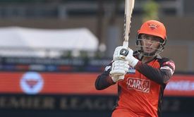 IPL 2022: നാണംകെട്ട് സിഎസ്കെ, നാലാം തോല്വി! എസ്ആര്എച്ചിനു ആദ്യജയം IPL 2022: നാണംകെട്ട് സിഎസ്കെ, നാലാം തോല്വി! എസ്ആര്എച്ചിനു ആദ്യജയം