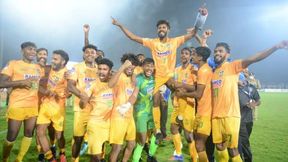 ത്രില്ലര്, ഷൂട്ടൗട്ട്, ആഘോഷരാവ് - കേരളത്തിനു 'സന്തോഷ' ട്രോഫി ത്രില്ലര്, ഷൂട്ടൗട്ട്, ആഘോഷരാവ് - കേരളത്തിനു 'സന്തോഷ' ട്രോഫി