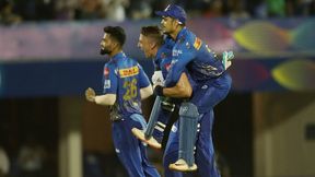 IPL 2022: സാംസ് 'ഹീറോ' ബുംറ 'സീറോ', മുംബൈയുടെ രക്ഷകന് കൈയടി, ബുംറക്ക് ട്രോള് IPL 2022: സാംസ് 'ഹീറോ' ബുംറ 'സീറോ', മുംബൈയുടെ രക്ഷകന് കൈയടി, ബുംറക്ക് ട്രോള്