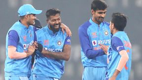 IND vs NZ: കിവികളെ എറിഞ്ഞിട്ടു, കഷ്ടിച്ച് രക്ഷപ്പെട്ട് ഇന്ത്യ- ഇനി 'ഫൈനല്' IND vs NZ: കിവികളെ എറിഞ്ഞിട്ടു, കഷ്ടിച്ച് രക്ഷപ്പെട്ട് ഇന്ത്യ- ഇനി 'ഫൈനല്'