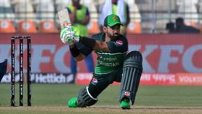 Asia Cup 2023: റിസ്വാന് എന്താണ് കാട്ടിയത്, കുട്ടികള് പോലും ചെയ്യില്ല! കലിച്ച് ബാബറും Asia Cup 2023: റിസ്വാന് എന്താണ് കാട്ടിയത്, കുട്ടികള് പോലും ചെയ്യില്ല! കലിച്ച് ബാബറും