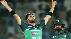 Asia Cup 2023: രണ്ട് പന്തില് രണ്ട് വിക്കറ്റ്, തീയായി ഷഹീന്! രോഹിത്തും കോലിയും വിറക്കും Asia Cup 2023: രണ്ട് പന്തില് രണ്ട് വിക്കറ്റ്, തീയായി ഷഹീന്! രോഹിത്തും കോലിയും വിറക്കും