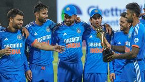 IND vs SA: ഗില് ഓപ്പണറാവണ്ട! പുതിയ റോള്- ഒന്നാം ടി20യ്ക്കുള്ള പ്ലേയിങ് 11 നിര്ദേശിച്ച് സഞ്ജയ് IND vs SA: ഗില് ഓപ്പണറാവണ്ട! പുതിയ റോള്- ഒന്നാം ടി20യ്ക്കുള്ള പ്ലേയിങ് 11 നിര്ദേശിച്ച് സഞ്ജയ്