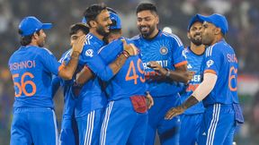 IND vs AUS: അക്ഷര് മാജിക്ക്, കംഗാരുക്കളെ എറിഞ്ഞിട്ട് ടീം ഇന്ത്യ, പരമ്പര പോക്കറ്റില്! IND vs AUS: അക്ഷര് മാജിക്ക്, കംഗാരുക്കളെ എറിഞ്ഞിട്ട് ടീം ഇന്ത്യ, പരമ്പര പോക്കറ്റില്!