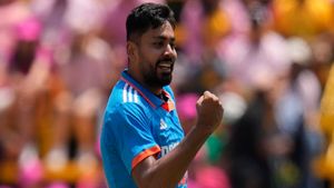   IND vs SA: ഷമിക്ക് പകരം ആവേശ് ഖാന്‍, മണ്ടന്‍ തീരുമാനം! ഇവരിലൊരാള്‍ വരണമായിരുന്നു