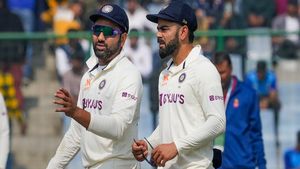   IND vs SA: രോഹിത്തിനെ മാറ്റണം, ഇന്ത്യയുടെ ടെസ്റ്റ് നായകനായി കോലി വരണം- കാരണങ്ങളിതാ