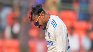   IND vs ENG: ഇന്ത്യയെ തോല്‍പ്പിച്ചത് അക്ഷര്‍ പട്ടേല്‍! ശരിയായ വില്ലന്‍ ആ പിഴവ്- അറിയാം