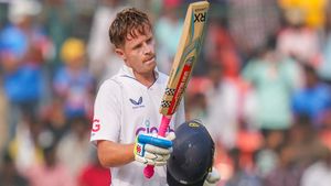   IND vs ENG: സെഞ്ച്വറിയോടെ പടനയിച്ച് പോപ്പ്, ഇംഗ്ലണ്ട് പൊരുതുന്നു- മികച്ച ലീഡിലേക്ക്