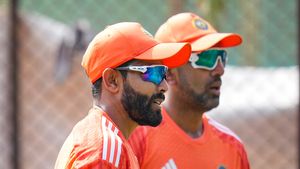    IND vs ENG: മത്സരഫലം മാറ്റുന്ന 3 താര പോരാട്ടങ്ങള്‍ ഏതൊക്കെ? ഹിറ്റ്മാന് പേസറെ പേടി! അറിയാം