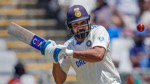   IND vs ENG: ചരിത്ര റെക്കോഡിനരികെ ഹിറ്റ്മാന്‍, ഗവാസ്‌കറിനെ മറികടക്കാം- പക്ഷെ എളുപ്പമല്ല