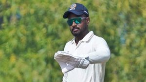   Ranji Trophy: സ്റ്റംപിന് പിന്നില്‍ സഞ്ജു ഷോ, പറന്നെടുത്തത് അഞ്ച് ക്യാച്ചുകള്‍- വീഡിയോ വൈറല്‍