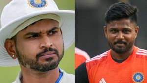   IND vs ENG: മധ്യനിരയില്‍ ശ്രേയസ് വേണ്ട, പകരം സഞ്ജു ബെസ്റ്റ്! ഈ കാരണങ്ങള്‍ നോക്കൂ