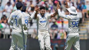 IND vs SA: വീണത് 23 വിക്കറ്റ്, പൊരുതി ഇന്ത്യയും സൗത്താഫ്രിക്കയും- ആദ്യ ദിനം ആവേശകരം