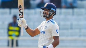  IND vs ENG: പട്ടാളക്കാരന്‍ ആക്കാന്‍ അച്ഛന്‍ ആഗ്രഹിച്ചു, ഇന്ന് ഇന്ത്യയുടെ ഹീറോ! ജുറേലാണ് താരം