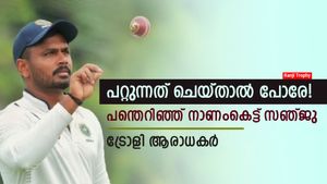   Ranji Trophy: ബൗളിങ്ങില്‍ കൈവെച്ച് സഞ്ജു, പിന്നെ സംഭവിച്ചത് ഇതാണ്- ട്രോളി ആരാധകര്‍